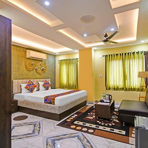 Fabhotel The Crown - Near Star Mall